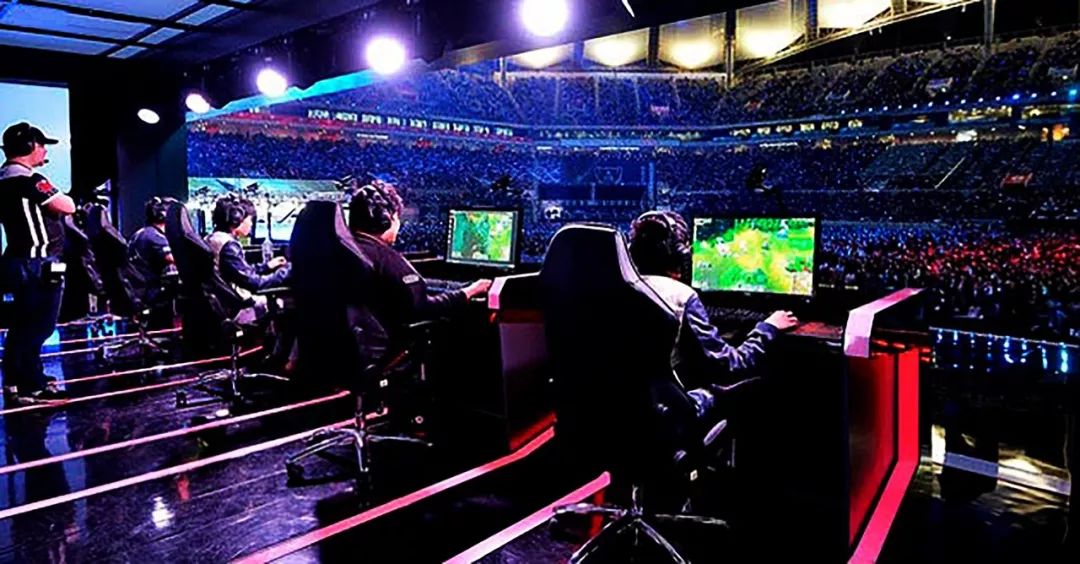 他在俱乐部 他在俱乐部